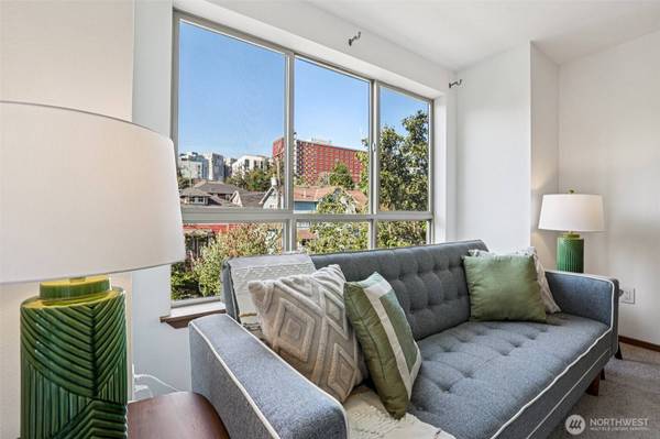 412 11th AVE #404, Seattle, WA 98122