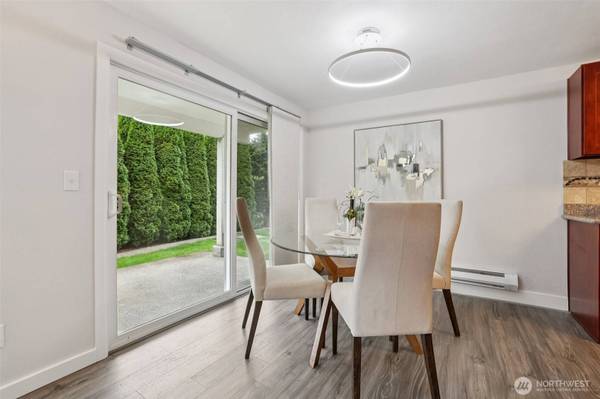 15214 NE 8th ST #G14, Bellevue, WA 98007