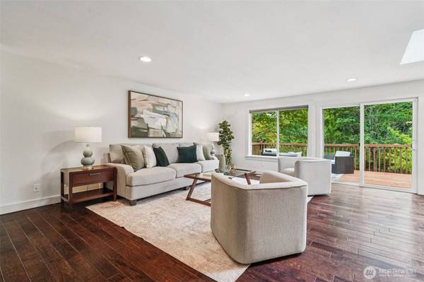 3047 124th AVE NE, Bellevue, WA 98005