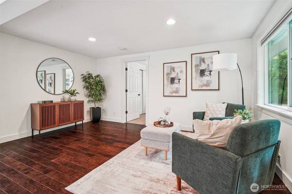 3047 124th AVE NE, Bellevue, WA 98005