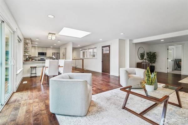 3047 124th AVE NE, Bellevue, WA 98005