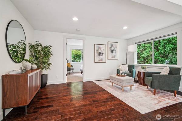 3047 124th AVE NE, Bellevue, WA 98005