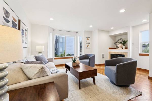 9523 Ashworth AVE N #C, Seattle, WA 98103