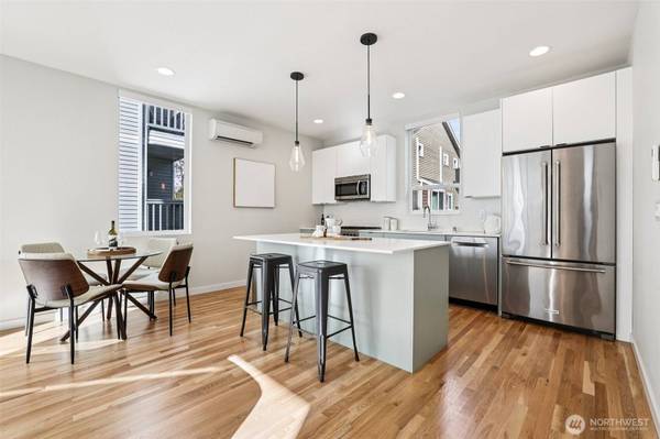 2634 NW 58th ST #B, Seattle, WA 98107