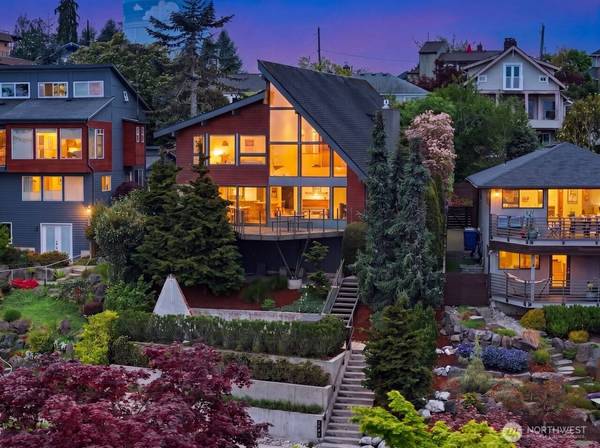 3727 Belvidere AVE SW, Seattle, WA 98126