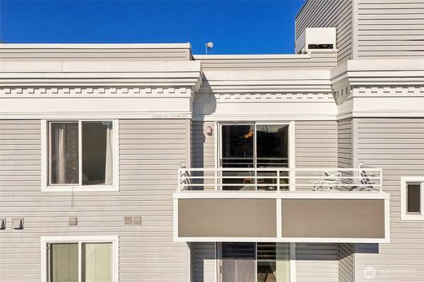 520 2nd AVE W #409, Seattle, WA 98119