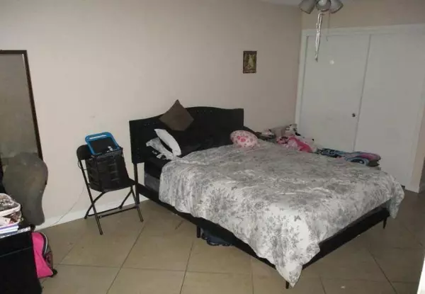 4136 E Madison AVE, Fresno, CA 93702