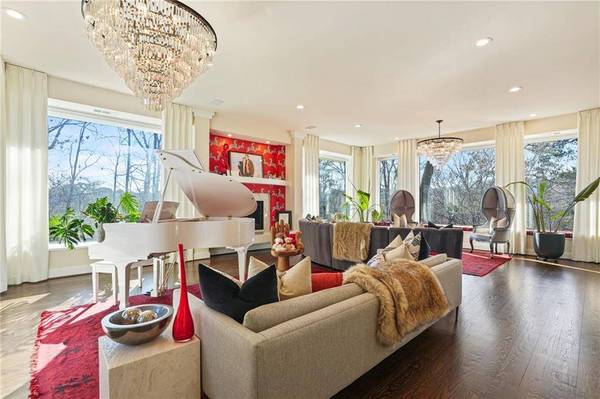 7 Whitewater TRL, Atlanta, GA 30327