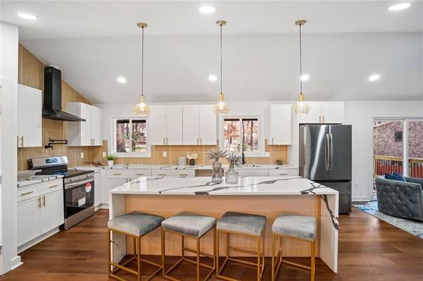2541 Peyton Woods Trl SW, Atlanta, GA 30311-2137