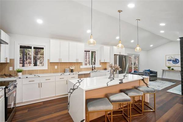 2541 Peyton Woods Trl SW, Atlanta, GA 30311-2137
