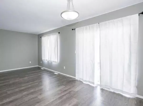 13006 93 ST, Grande Prairie, AB T8X1S5