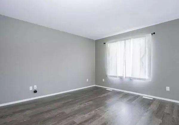 13006 93 ST, Grande Prairie, AB T8X1S5