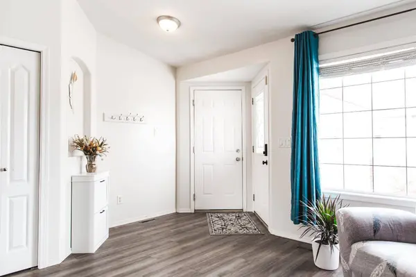 155 Pinnacle AVE, Grande Prairie, AB T8W 0A9