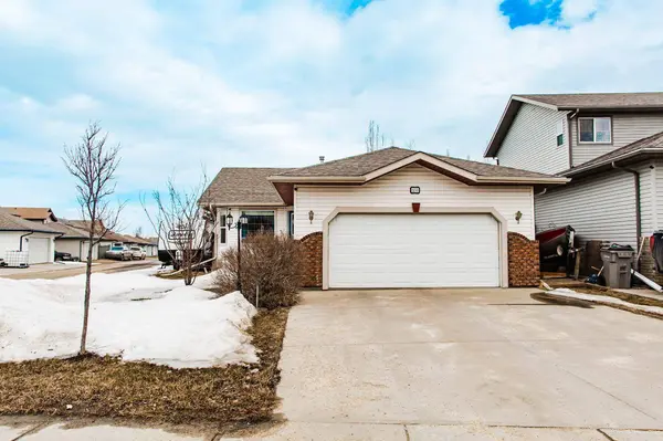 155 Pinnacle AVE, Grande Prairie, AB T8W 0A9