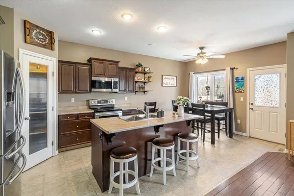 10236 94 ST, Sexsmith, AB T0H 3C0