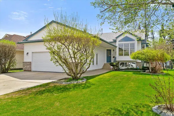 10233 114A AVE, Grande Prairie, AB T8V 6Z4