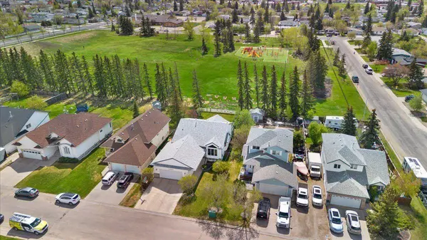 10233 114A AVE, Grande Prairie, AB T8V 6Z4