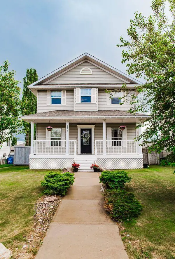 291 Pinnacle DR, Grande Prairie, AB T8W 2P8