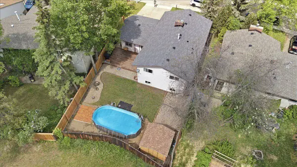 9721 75 AVE, Grande Prairie, AB T8V 4X1