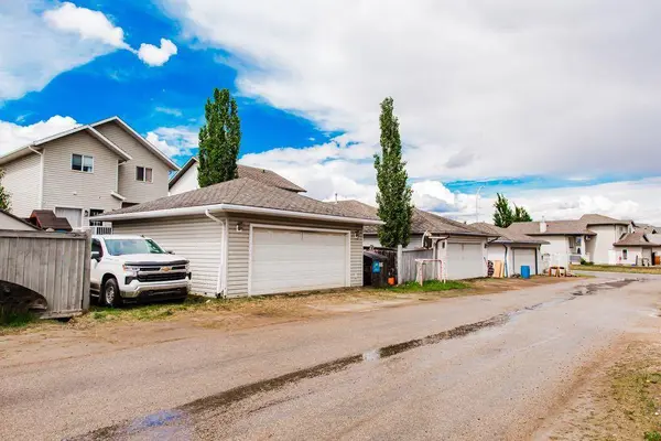 291 Pinnacle DR, Grande Prairie, AB T8W 2P8