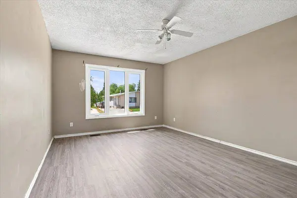 8113 SW 94 ST, Grande Prairie, AB T8V 5R4