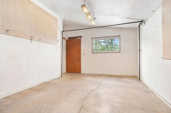 1121 5 AVE, Beaverlodge, AB T0H 0C0