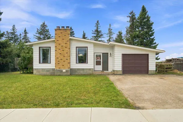 1121 5 AVE, Beaverlodge, AB T0H 0C0