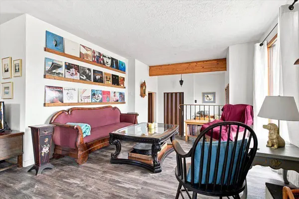 1121 5 AVE, Beaverlodge, AB T0H 0C0