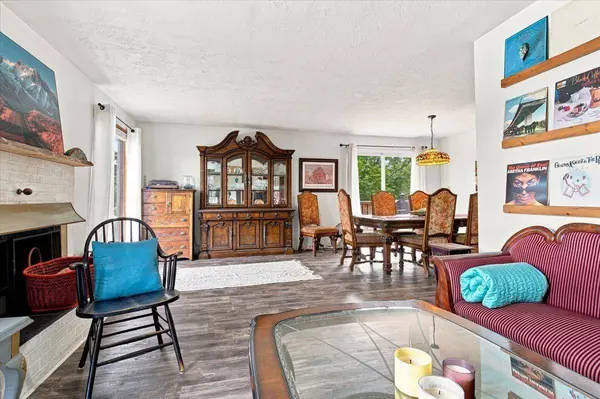 1121 5 AVE, Beaverlodge, AB T0H 0C0