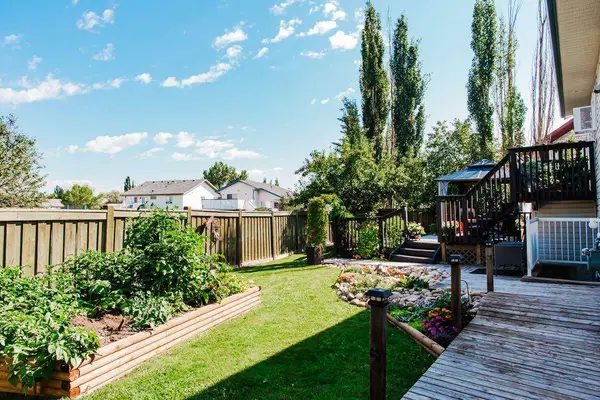 10310 73 AVE, Grande Prairie, AB T8W 2M6