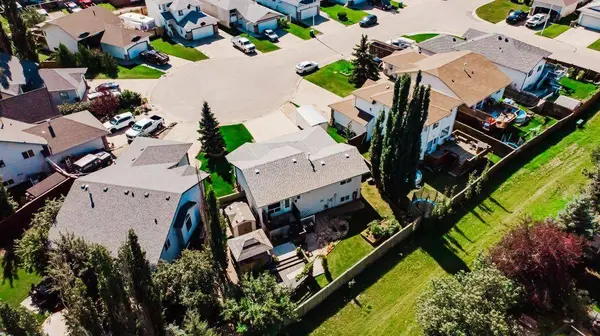 10310 73 AVE, Grande Prairie, AB T8W 2M6