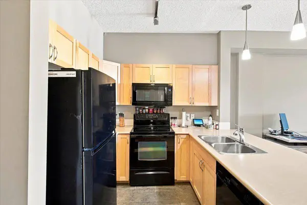 12310 102 ST #411, Grande Prairie, AB T8V 0N4