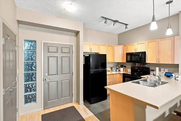 12310 102 ST #411, Grande Prairie, AB T8V 0N4