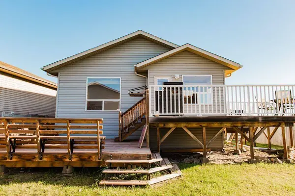 40 Pinnacle Lake DR, Grande Prairie, AB T8W 0A9