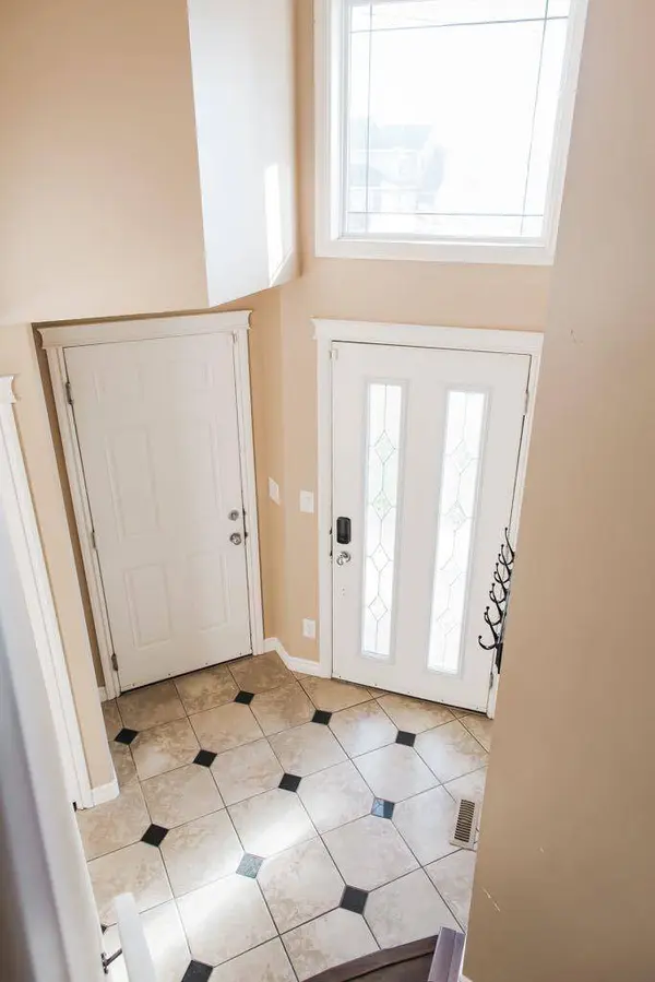 40 Pinnacle Lake DR, Grande Prairie, AB T8W 0A9