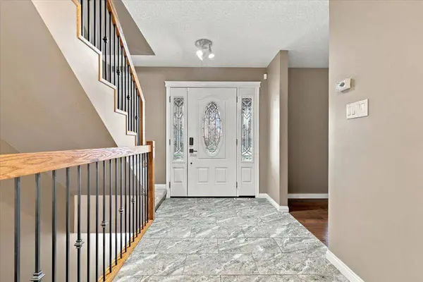 9814 75 AVE, Grande Prairie, AB T8V 4W9
