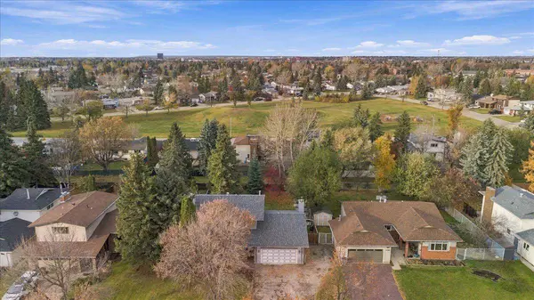 9814 75 AVE, Grande Prairie, AB T8V 4W9
