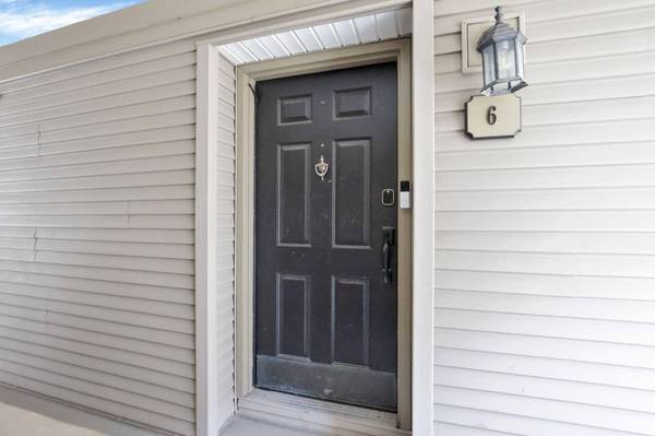 6 W Russell Street, Columbus, OH 43215