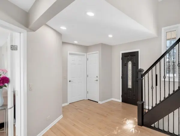 1223 Iron Liege Ct, Naperville, IL 60540-7727