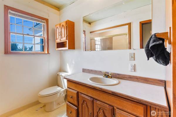 1004 S 2nd AVE, Yakima, WA 98902
