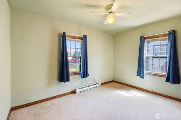 1004 S 2nd AVE, Yakima, WA 98902