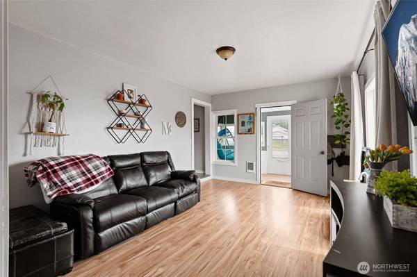 305 N Clark ST, Kittitas, WA 98934