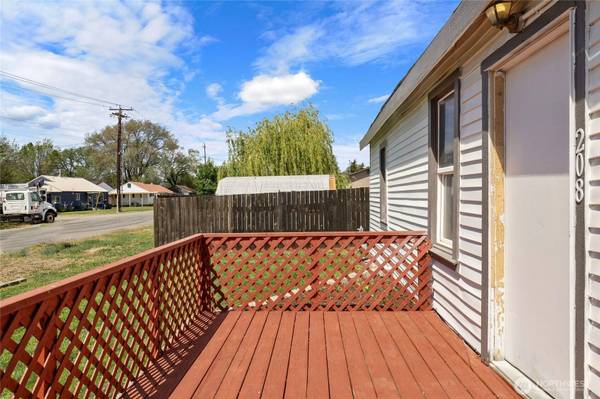 208 N Spokane ST, Kittitas, WA 98934