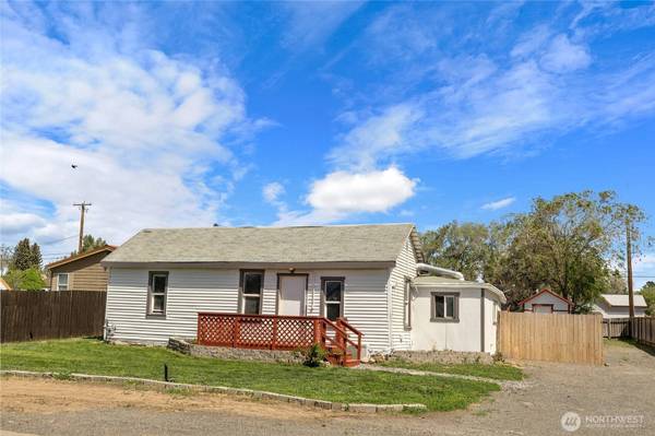 208 N Spokane ST, Kittitas, WA 98934
