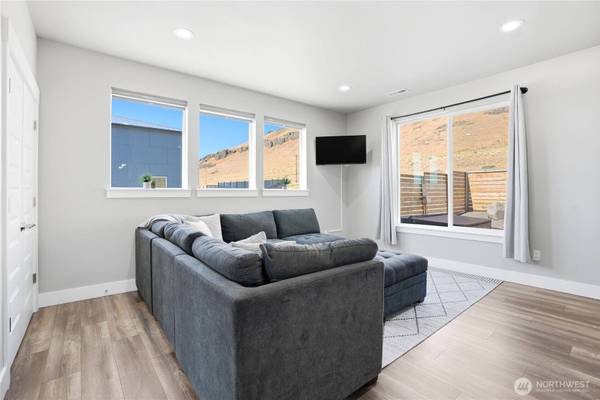 171 Bridgeview DR, Vantage, WA 98950