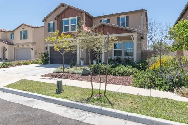 9681 Bonsai LN, Riverside, CA 92508