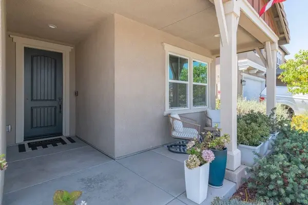 9681 Bonsai LN, Riverside, CA 92508