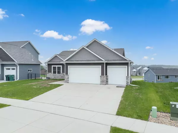 837 Towne DR NE, Byron, MN 55920