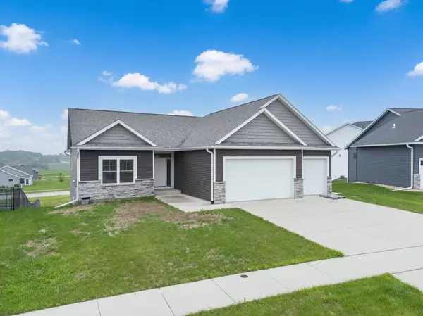 837 Towne DR NE, Byron, MN 55920