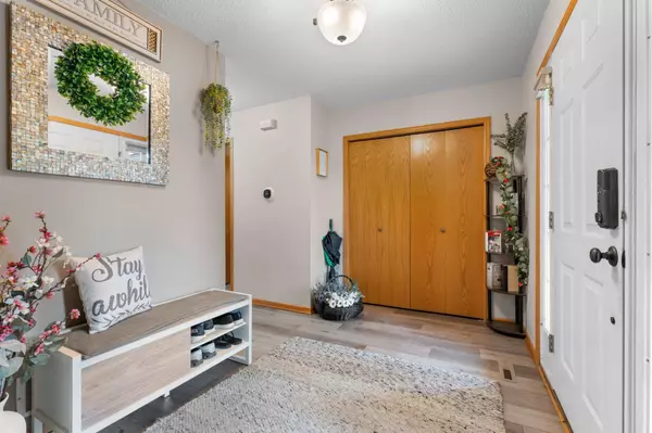 3322 Dorset LN NW, Rochester, MN 55901